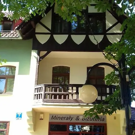 Biały *