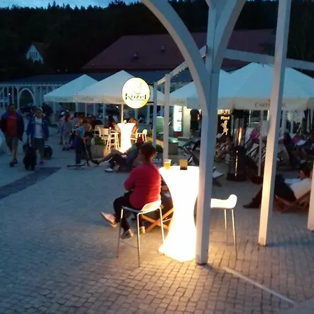 Biały *